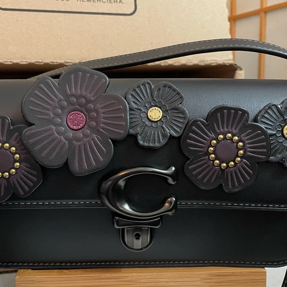 Coach Tea Roses Baguette Bag with Coach Cherry Hangtag & Mini Cherry Charm NWT - Picture 6 of 17